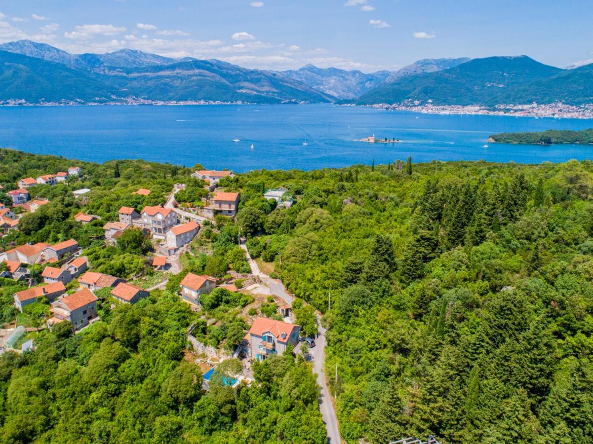 Villa Toscana With A Pool Tivat Eksteriør bilde